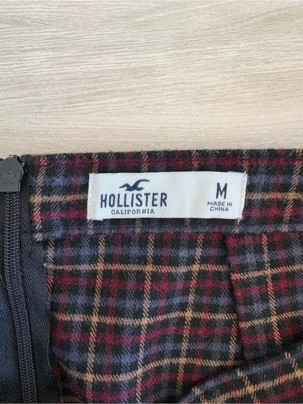 Hollister Plaid Mini Wrap Skirt Medium Back Zip EUC Dark Academia Collegiate - Picture 2 of 10